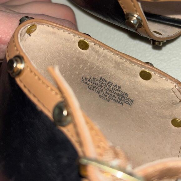 Audrey Brooke Black and Tan Nikki Gold Tone Studded Flats Size 9.5 - Picture 5 of 7